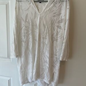 Chic White Leaf Pattern Women's Tunic